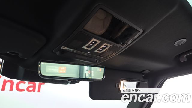 Land Rover Defender 110 P300 X-Dynamic SE
