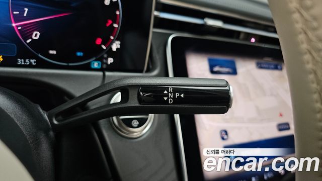 Mercedes-Benz E-Class E200 AMG Line