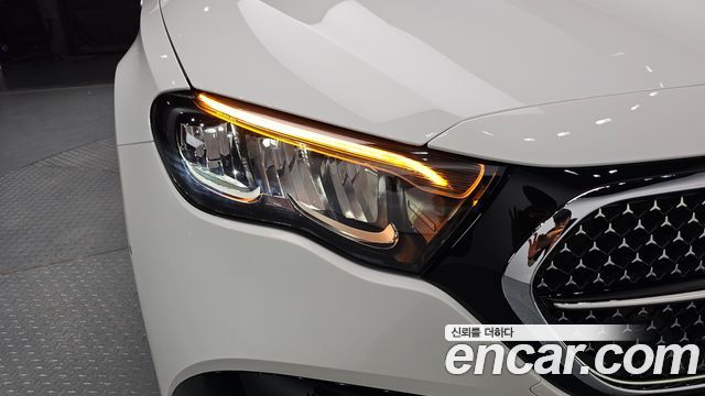 Mercedes-Benz E-Class E200 AMG Line