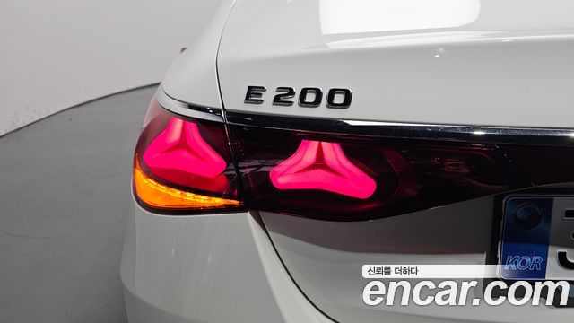 Mercedes-Benz E-Class E200 AMG Line