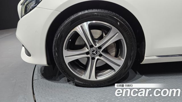 Mercedes-Benz E-Class E300 Avantgarde