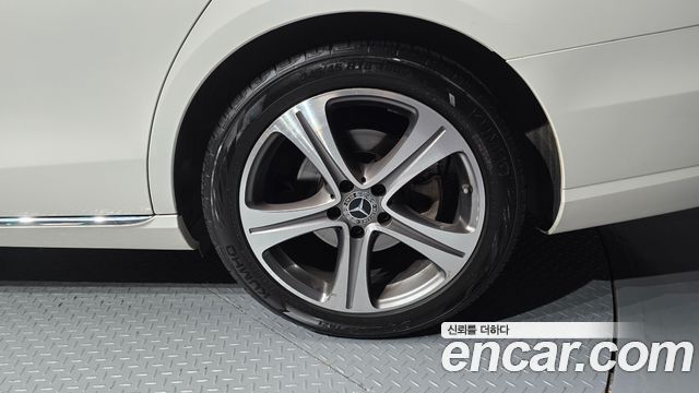 Mercedes-Benz E-Class E300 Avantgarde