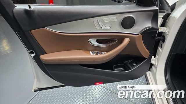 Mercedes-Benz E-Class E300 Avantgarde