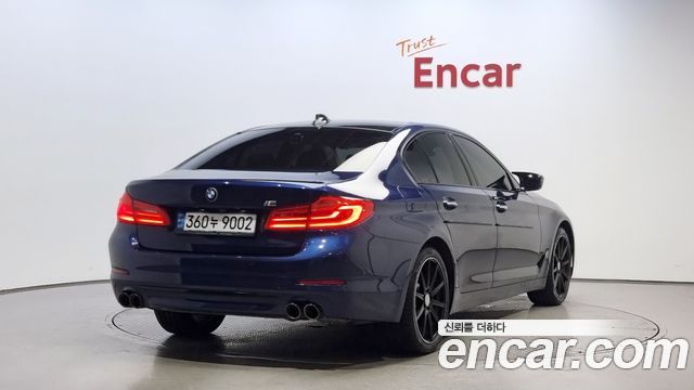 BMW 5-Series 520i Luxury