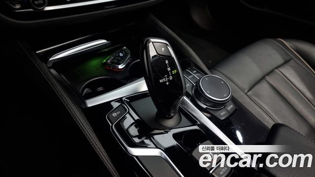 BMW 5-Series 520i Luxury