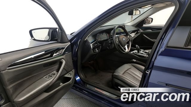 BMW 5-Series 520i Luxury