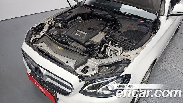 Mercedes-Benz E-Class E200 Avantgarde