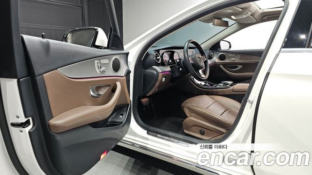 Mercedes-Benz E-Class E200 Avantgarde