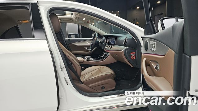 Mercedes-Benz E-Class E200 Avantgarde