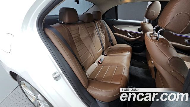Mercedes-Benz E-Class E200 Avantgarde