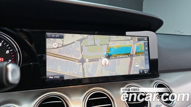 Mercedes-Benz E-Class E200 Avantgarde