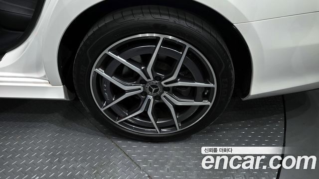 Mercedes-Benz E-Class E220d 4MATIC AMG Line
