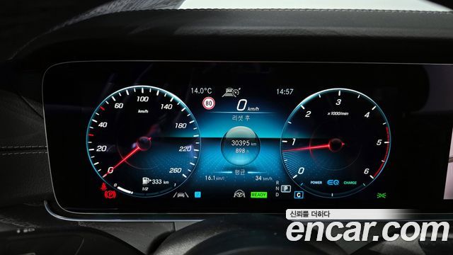 Mercedes-Benz E-Class E220d 4MATIC AMG Line