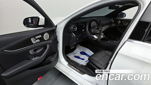 Mercedes-Benz E-Class E220d 4MATIC AMG Line
