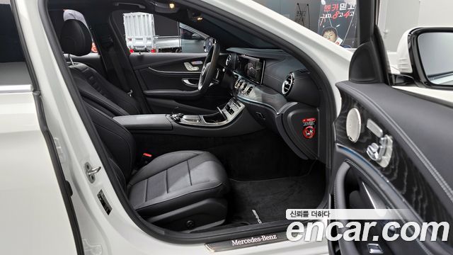 Mercedes-Benz E-Class E220d 4MATIC AMG Line