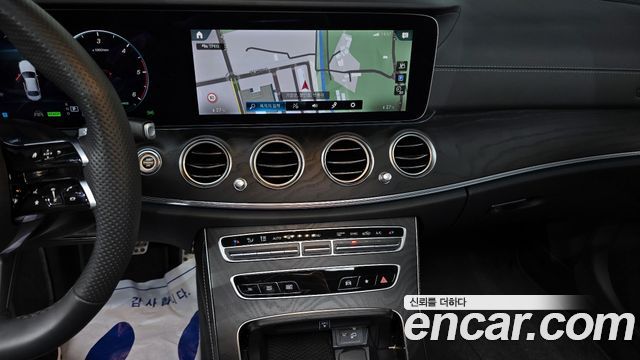 Mercedes-Benz E-Class E220d 4MATIC AMG Line