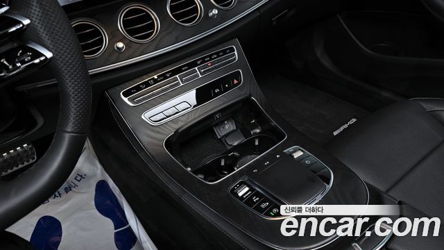 Mercedes-Benz E-Class E220d 4MATIC AMG Line