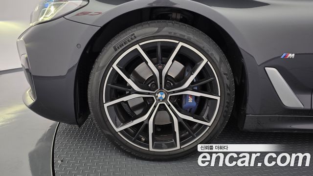 BMW 5-Series 530i xDrive M Sport Package