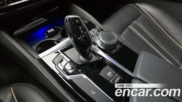 BMW 5-Series 520i Luxury
