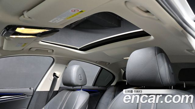 BMW 5-Series 520i Luxury