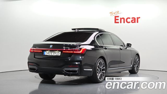 BMW 7-Series 740Li xDrive M Sport Package
