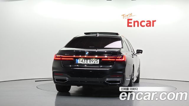 BMW 7-Series 740Li xDrive M Sport Package