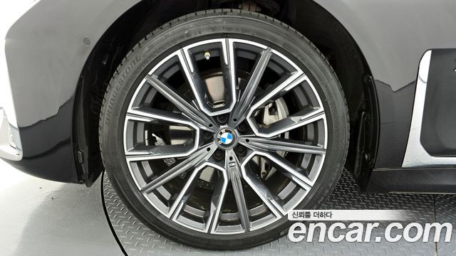 BMW 7-Series 740Li xDrive M Sport Package