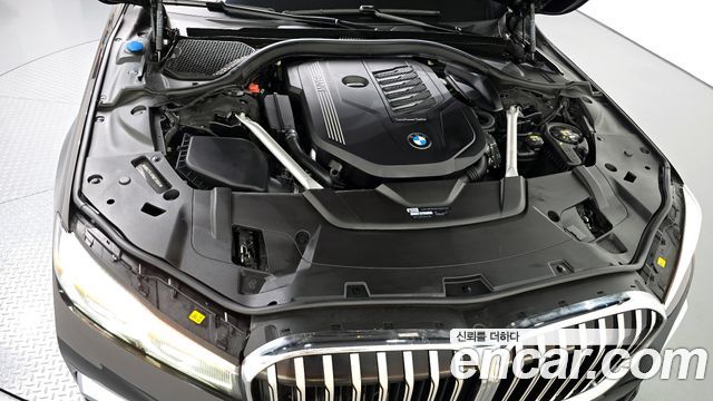 BMW 7-Series 740Li xDrive M Sport Package