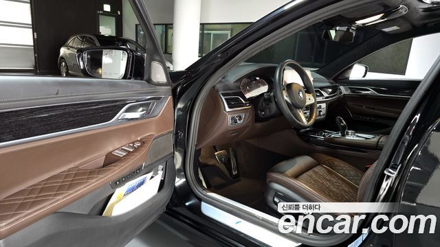 BMW 7-Series 740Li xDrive M Sport Package