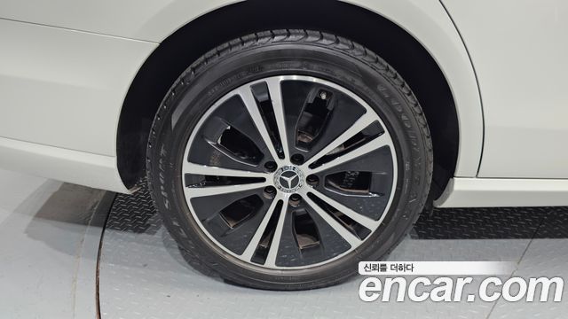 Mercedes-Benz E-Class E220d Avantgarde