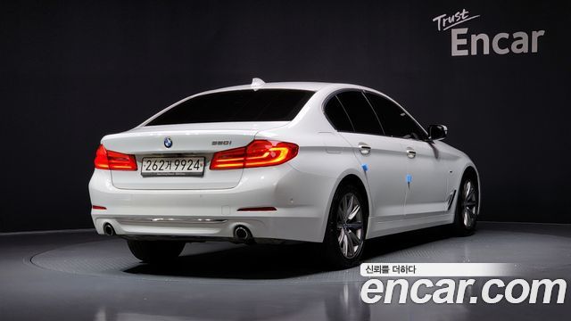BMW 5-Series 520i Luxury