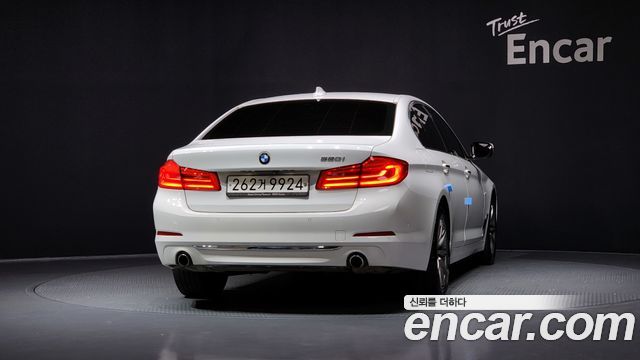 BMW 5-Series 520i Luxury