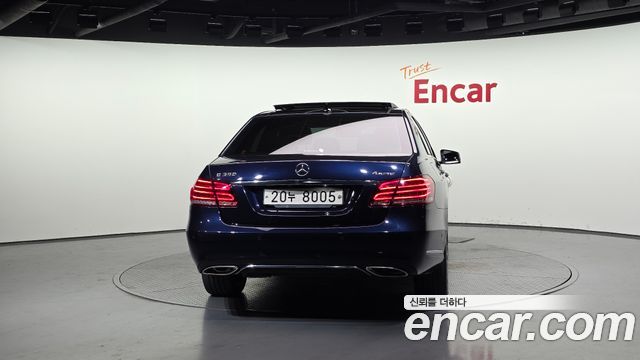 Mercedes-Benz E-Class E300 4MATIC Avantgarde