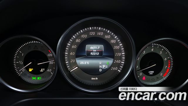 Mercedes-Benz E-Class E300 4MATIC Avantgarde