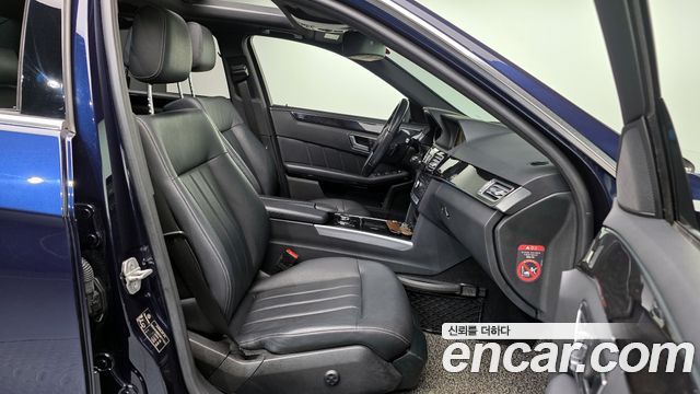 Mercedes-Benz E-Class E300 4MATIC Avantgarde