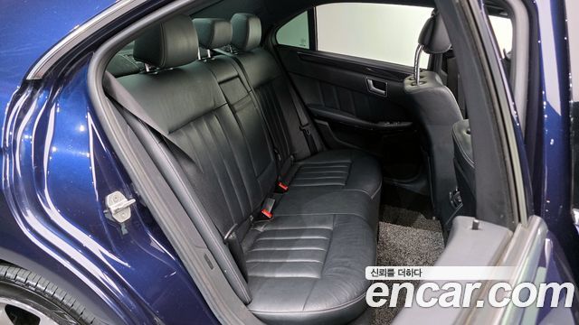 Mercedes-Benz E-Class E300 4MATIC Avantgarde