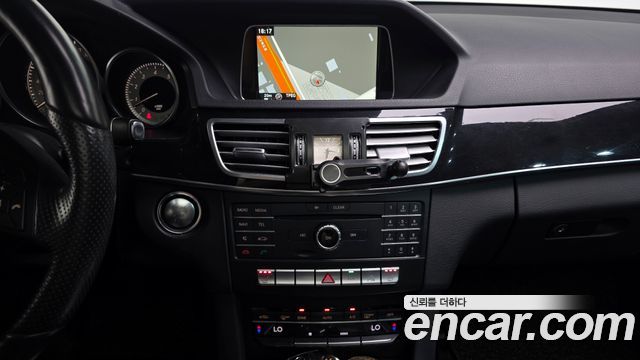 Mercedes-Benz E-Class E300 4MATIC Avantgarde