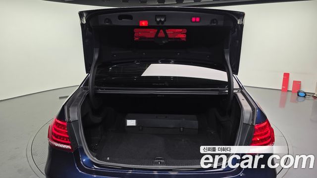 Mercedes-Benz E-Class E300 4MATIC Avantgarde