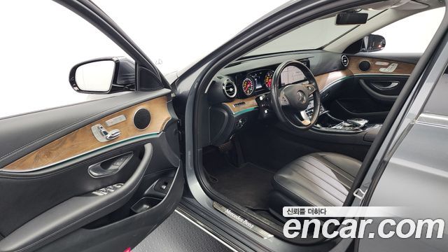 Mercedes-Benz E-Class E220d 4MATIC Exclusive