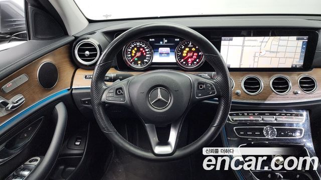 Mercedes-Benz E-Class E220d 4MATIC Exclusive