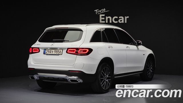 Mercedes-Benz GLC-Class GLC300e 4MATIC