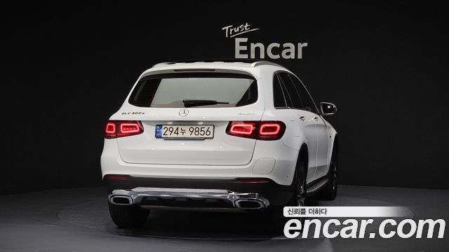 Mercedes-Benz GLC-Class GLC300e 4MATIC