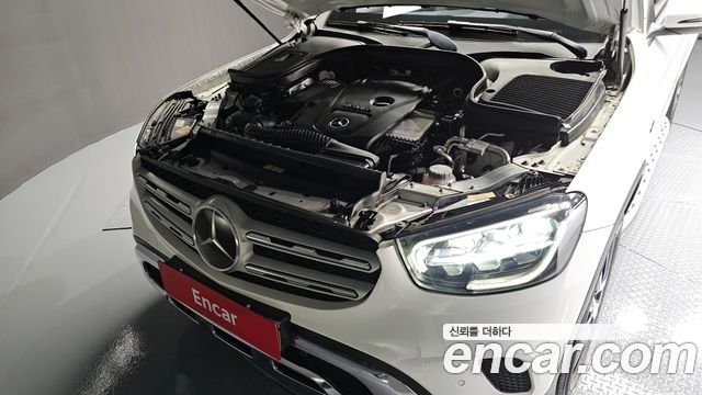 Mercedes-Benz GLC-Class GLC300e 4MATIC