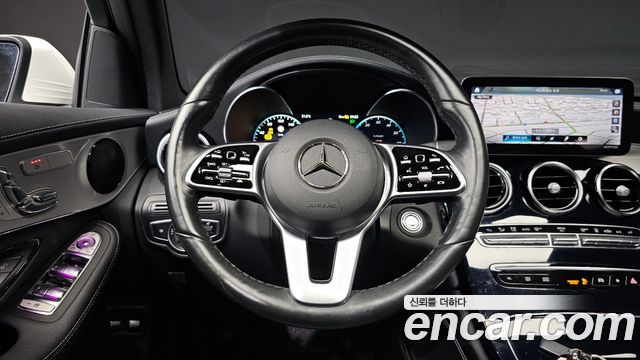 Mercedes-Benz GLC-Class GLC300e 4MATIC
