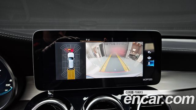 Mercedes-Benz GLC-Class GLC300e 4MATIC