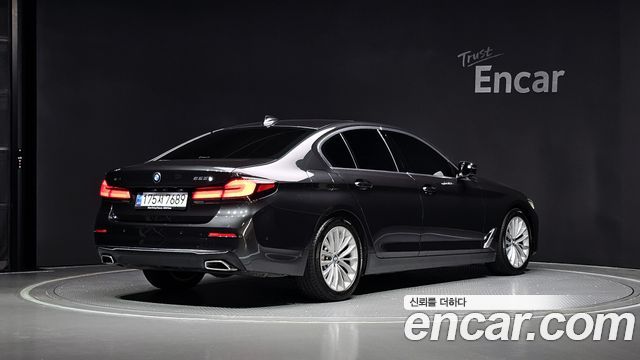 BMW 5-Series 523d xDrive Luxury