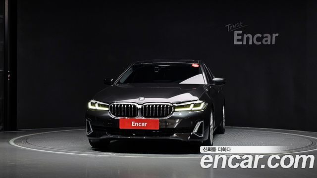 BMW 5-Series 523d xDrive Luxury