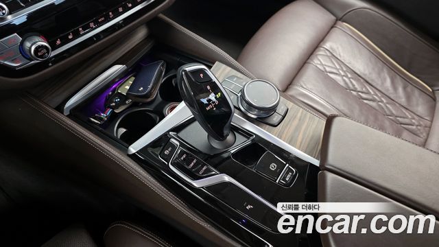 BMW 5-Series 523d xDrive Luxury