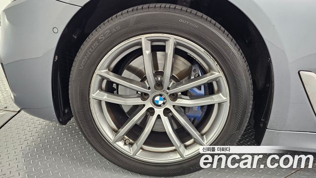 BMW 5-Series 530i xDrive M Sport Package Plus