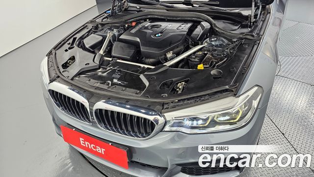 BMW 5-Series 530i xDrive M Sport Package Plus
